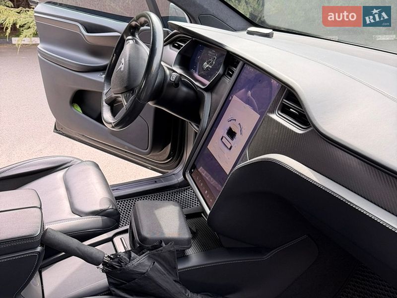 Внедорожник / Кроссовер Tesla Model X 2019 в Киеве