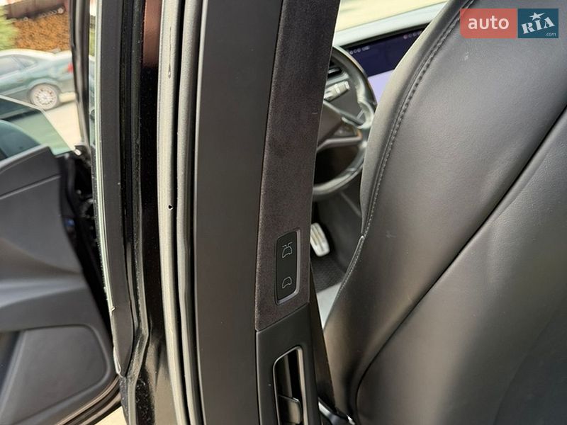 Внедорожник / Кроссовер Tesla Model X 2019 в Киеве