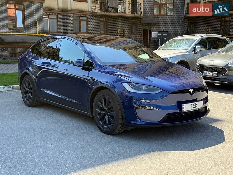 Tesla Model X 2025