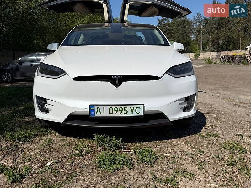 Tesla Model X 2018