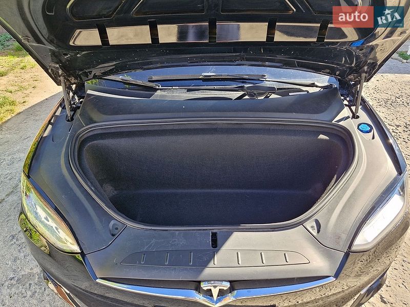 Позашляховик / Кросовер Tesla Model X 2020 в Києві