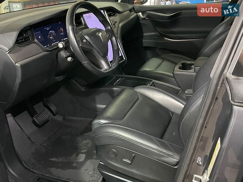 Внедорожник / Кроссовер Tesla Model X 2018 в Бродах