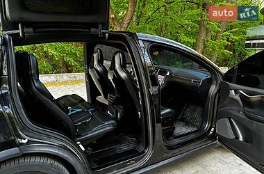 Позашляховик / Кросовер Tesla Model X 2016 в Києві
