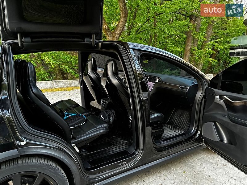 Позашляховик / Кросовер Tesla Model X 2016 в Києві