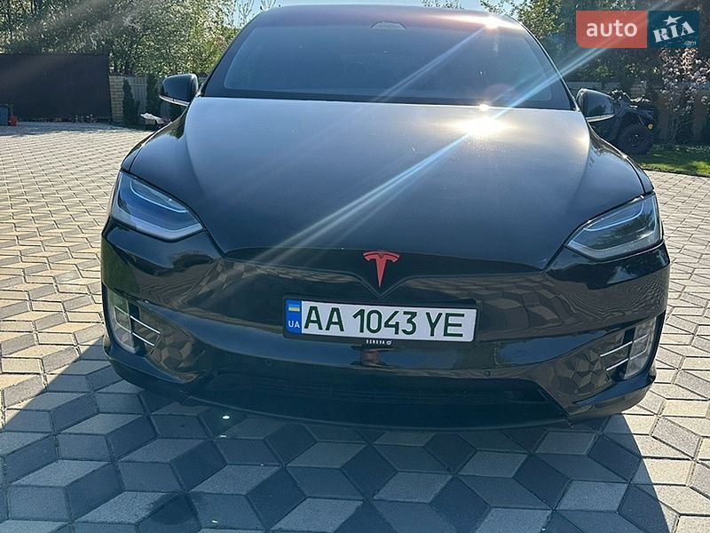 Внедорожник / Кроссовер Tesla Model X 2019 в Киеве