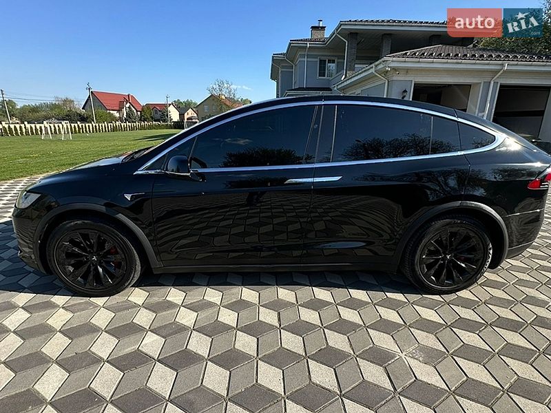 Внедорожник / Кроссовер Tesla Model X 2019 в Киеве