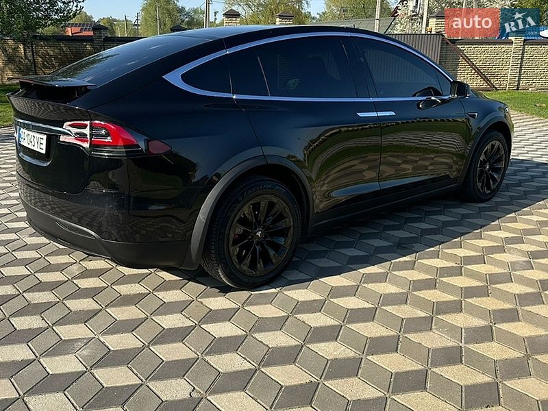 Внедорожник / Кроссовер Tesla Model X 2019 в Киеве