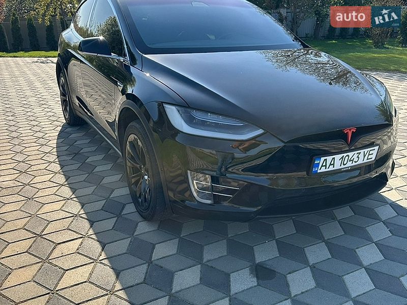 Внедорожник / Кроссовер Tesla Model X 2019 в Киеве
