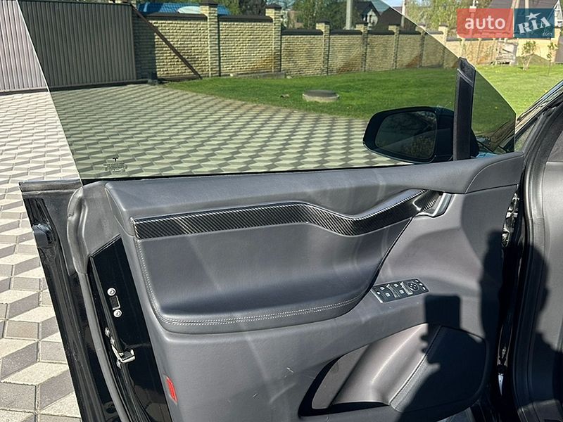 Внедорожник / Кроссовер Tesla Model X 2019 в Киеве