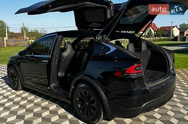 Внедорожник / Кроссовер Tesla Model X 2019 в Киеве