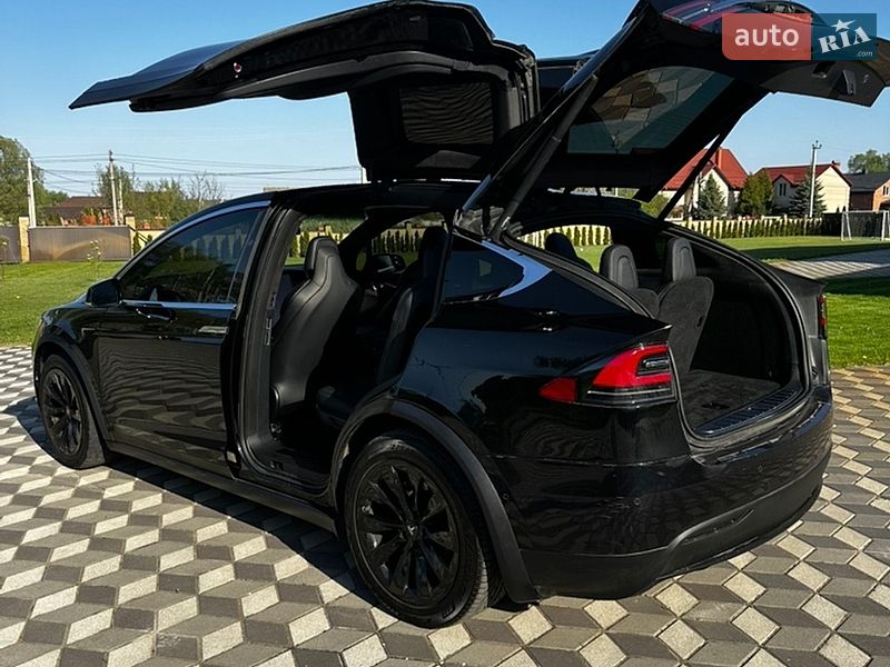 Внедорожник / Кроссовер Tesla Model X 2019 в Киеве