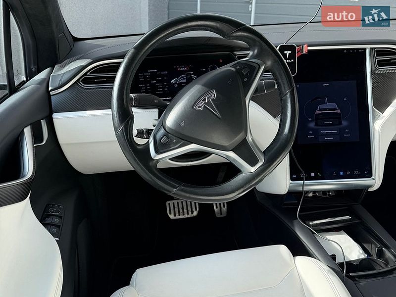 Внедорожник / Кроссовер Tesla Model X 2018 в Киеве