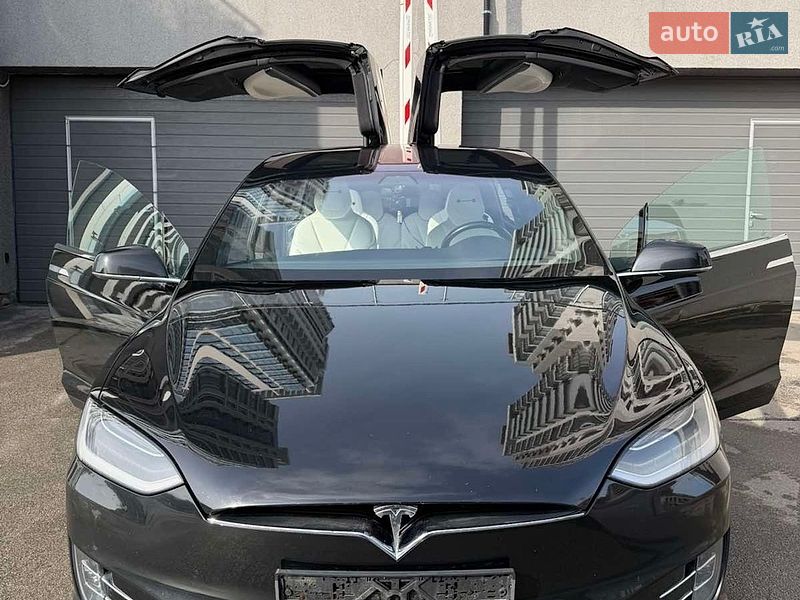 Внедорожник / Кроссовер Tesla Model X 2018 в Киеве