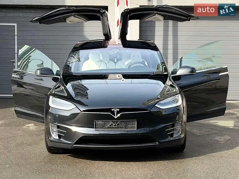 Tesla Model X 2018