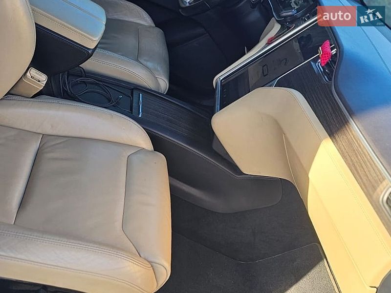 Внедорожник / Кроссовер Tesla Model X 2016 в Киеве