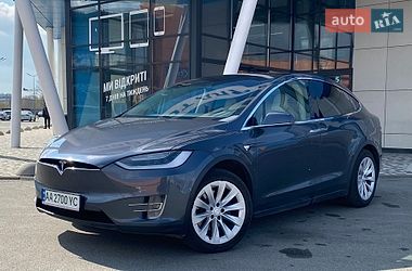 Внедорожник / Кроссовер Tesla Model X 2018 в Киеве