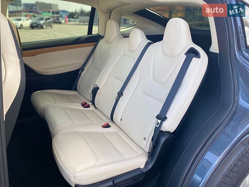 Внедорожник / Кроссовер Tesla Model X 2018 в Киеве