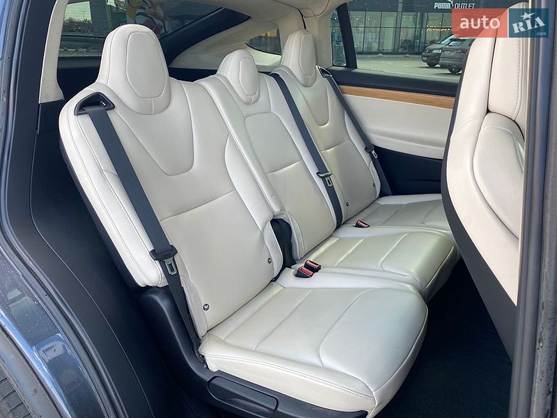 Внедорожник / Кроссовер Tesla Model X 2018 в Киеве