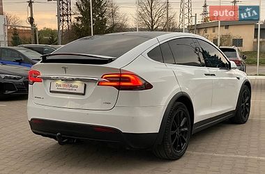 Позашляховик / Кросовер Tesla Model X 2018 в Чернівцях