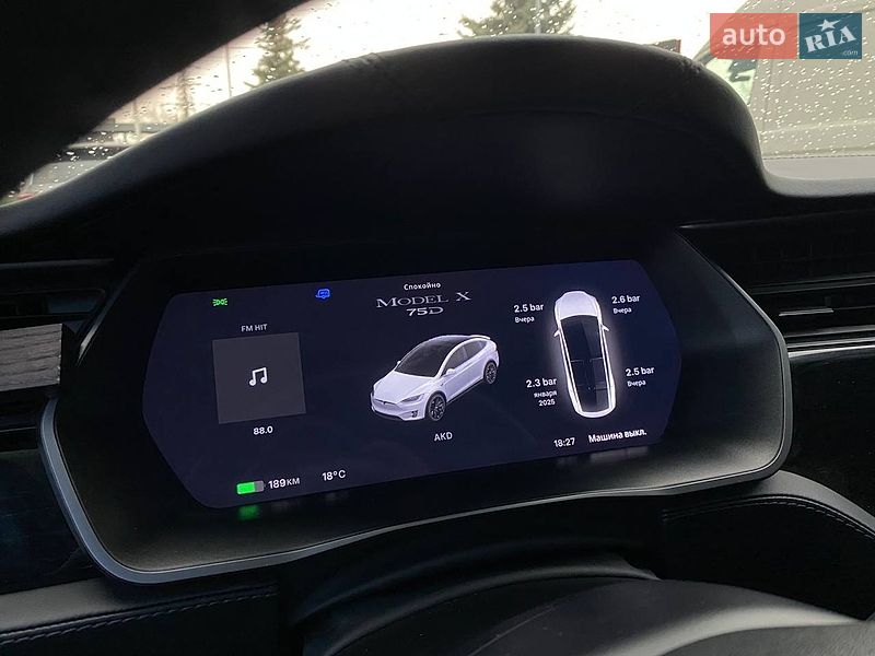Позашляховик / Кросовер Tesla Model X 2018 в Чернівцях