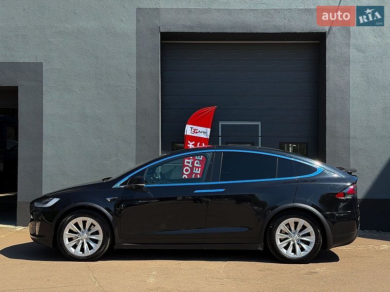 Позашляховик / Кросовер Tesla Model X 2017 в Києві