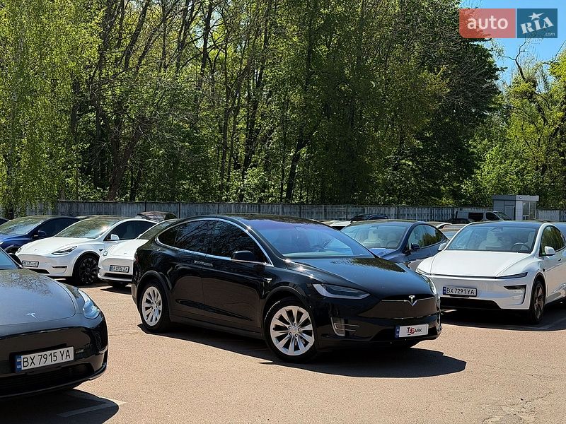 Позашляховик / Кросовер Tesla Model X 2017 в Києві