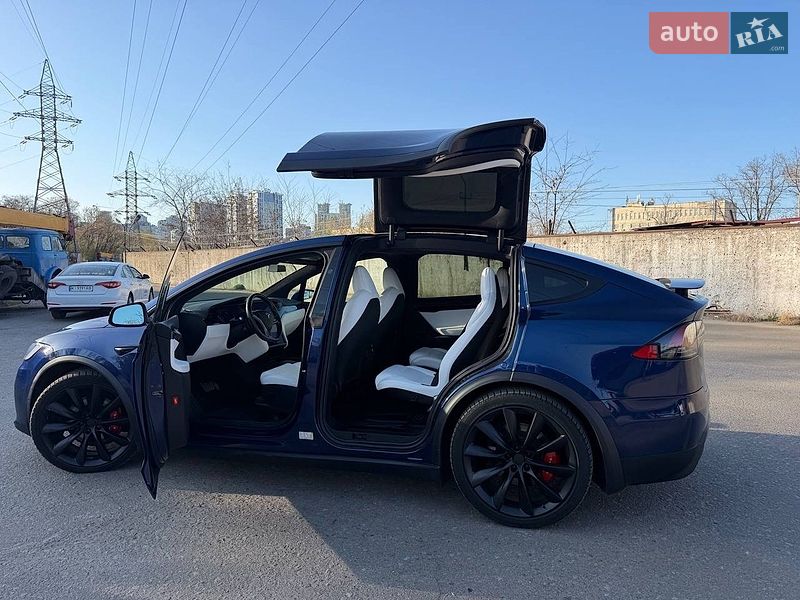 Внедорожник / Кроссовер Tesla Model X 2019 в Киеве