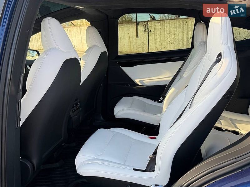 Внедорожник / Кроссовер Tesla Model X 2019 в Киеве