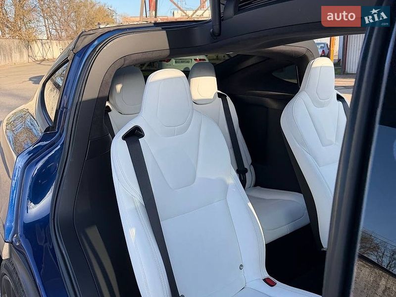 Внедорожник / Кроссовер Tesla Model X 2019 в Киеве