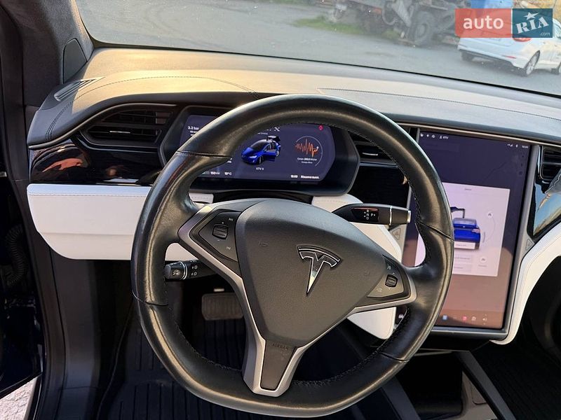 Внедорожник / Кроссовер Tesla Model X 2019 в Киеве