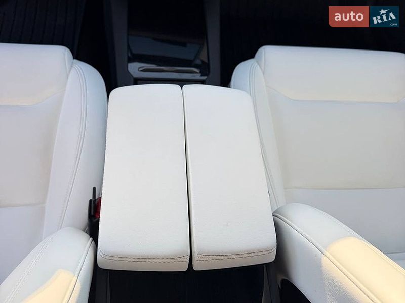 Внедорожник / Кроссовер Tesla Model X 2019 в Киеве