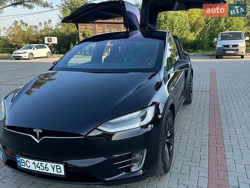 Внедорожник / Кроссовер Tesla Model X 2017 в Золочеве