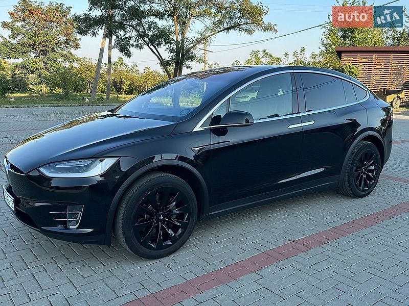 Внедорожник / Кроссовер Tesla Model X 2017 в Золочеве