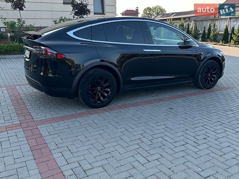 Внедорожник / Кроссовер Tesla Model X 2017 в Золочеве