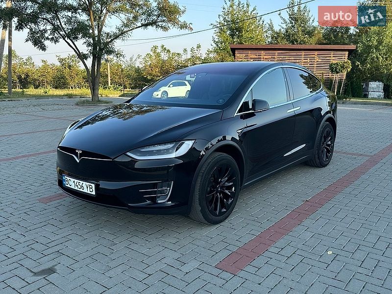 Внедорожник / Кроссовер Tesla Model X 2017 в Золочеве