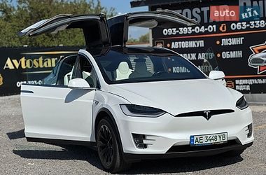 Позашляховик / Кросовер Tesla Model X 2017 в Дніпрі