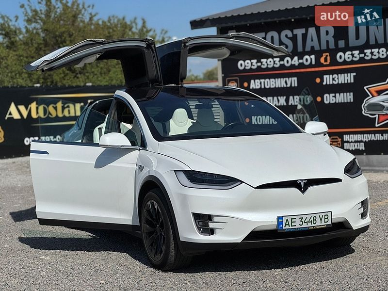 Позашляховик / Кросовер Tesla Model X 2017 в Дніпрі