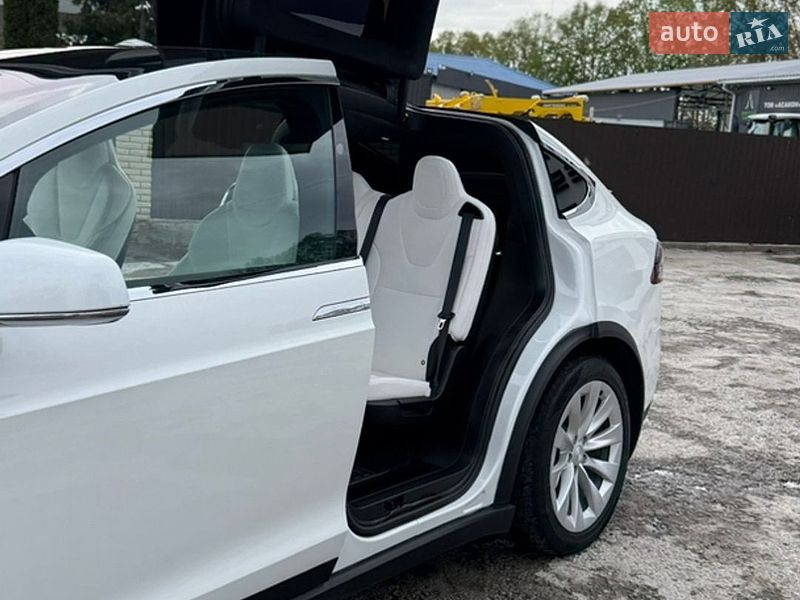 Внедорожник / Кроссовер Tesla Model X 2017 в Виннице