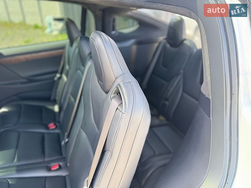 Внедорожник / Кроссовер Tesla Model X 2020 в Луцке