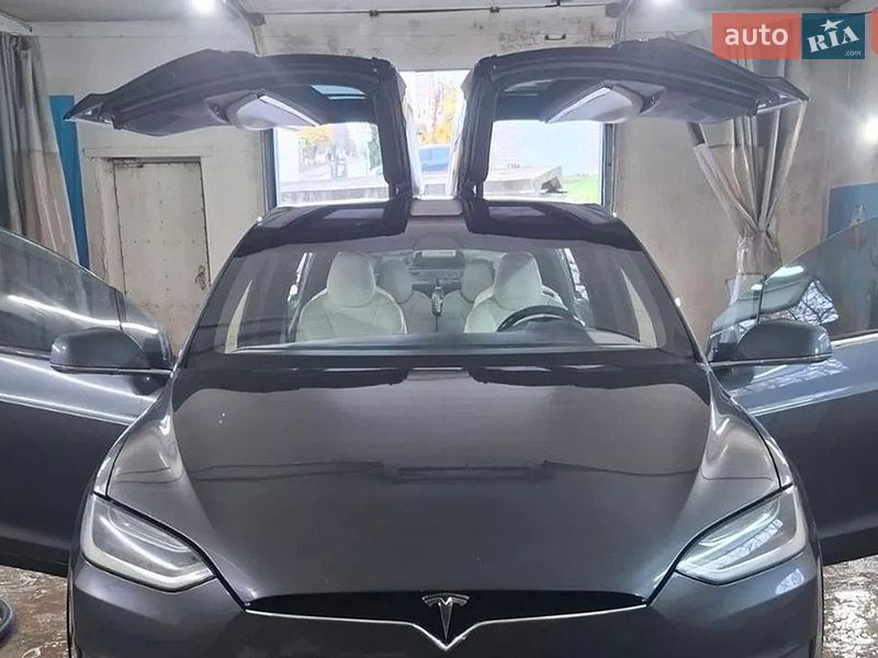 Позашляховик / Кросовер Tesla Model X 2017 в Жмеринці