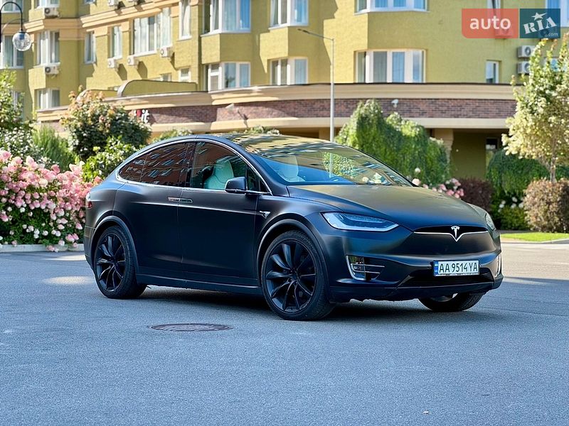 Tesla Model X 2019