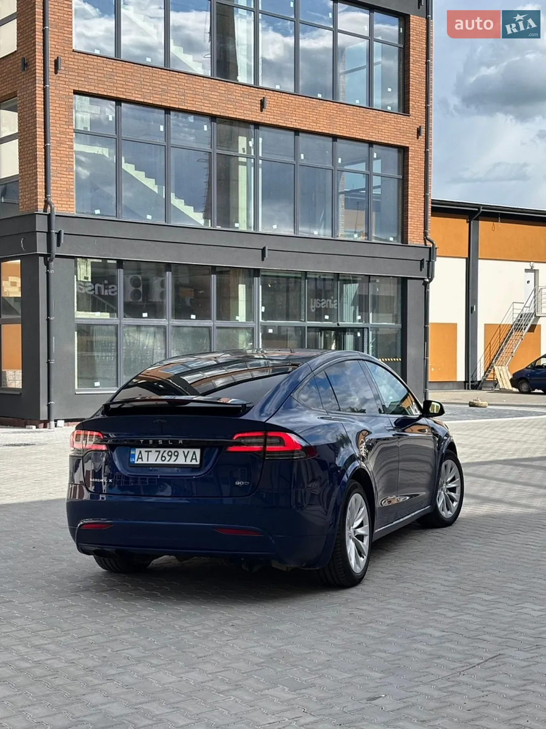 2017 Tesla Model X - мініатюра 8