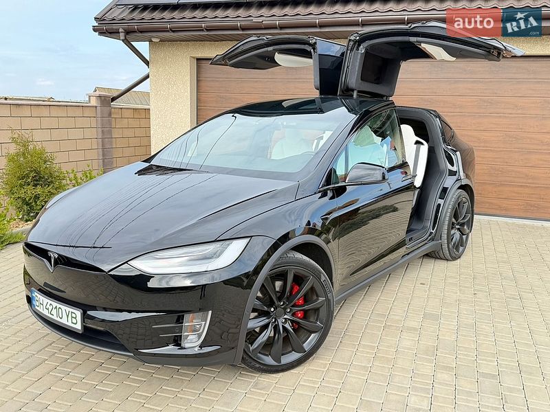Tesla Model X 2020