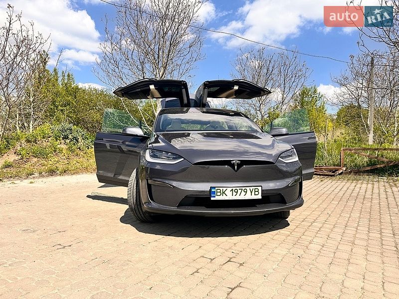 Tesla Model X 2022