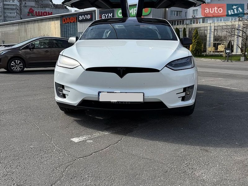Tesla Model X 2018