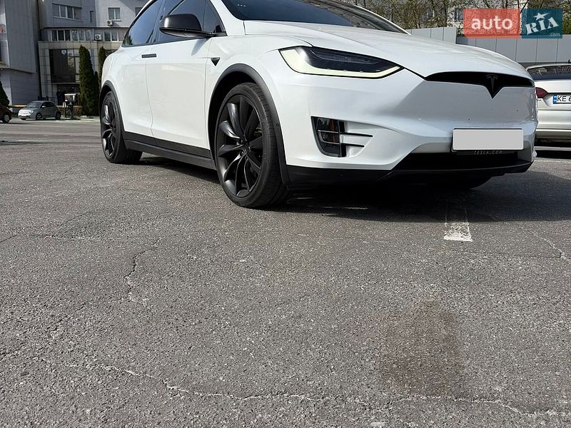 Позашляховик / Кросовер Tesla Model X 2018 в Дніпрі