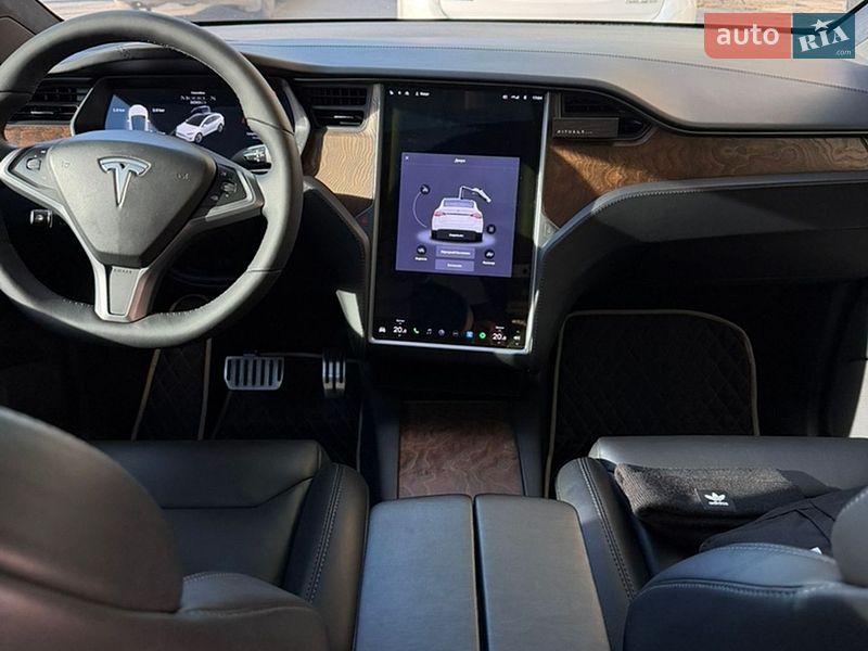 Позашляховик / Кросовер Tesla Model X 2018 в Дніпрі