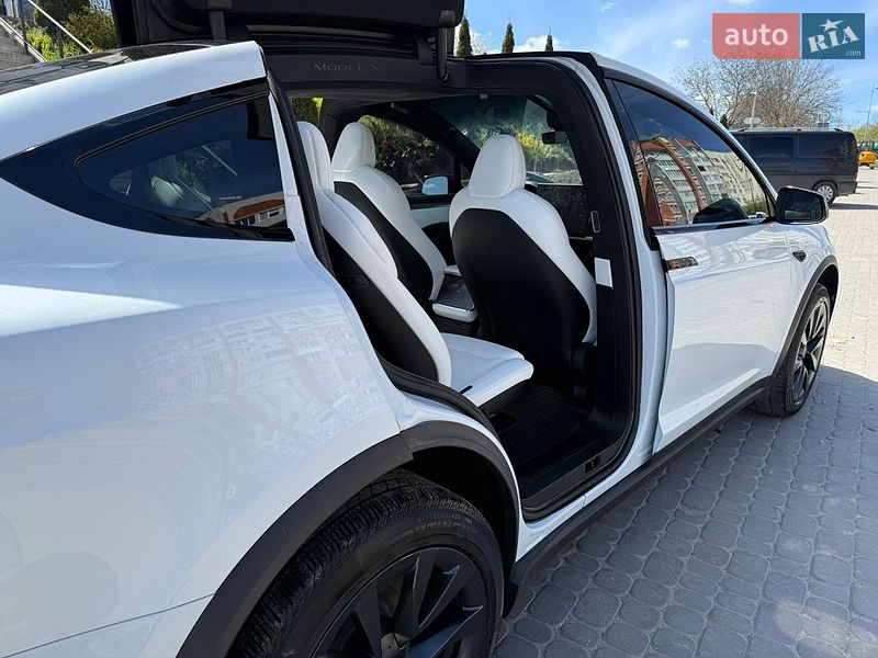 Позашляховик / Кросовер Tesla Model X 2023 в Тернополі