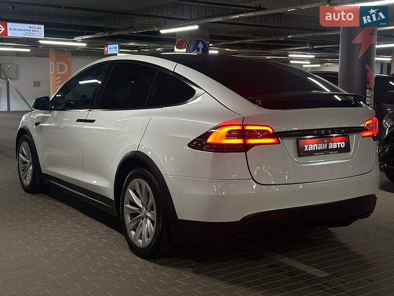 Позашляховик / Кросовер Tesla Model X 2017 в Києві фото 6 Позашляховик / Кросовер Tesla Model X 2017 в Києві
