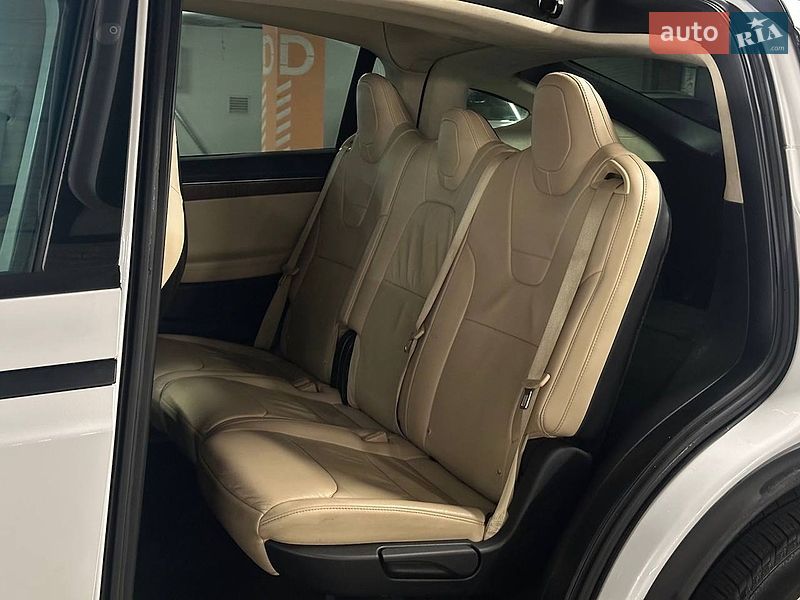 Позашляховик / Кросовер Tesla Model X 2017 в Києві фото 9 Позашляховик / Кросовер Tesla Model X 2017 в Києві